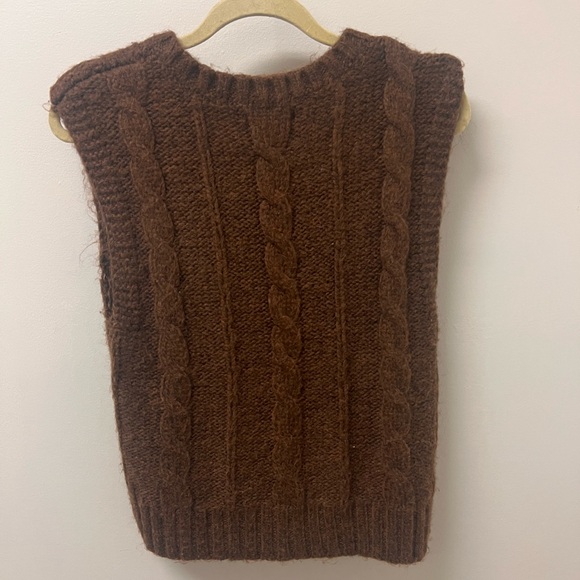 SOLD! American Eagle Brown Sweater Vest - Picture 2 of 2